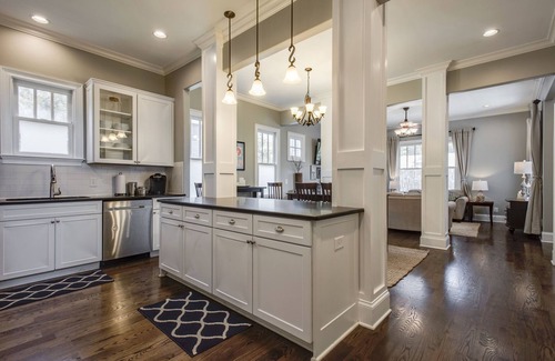 Hope Gardens House | Large Downtown House with Hot Tub & Entertaining Decks