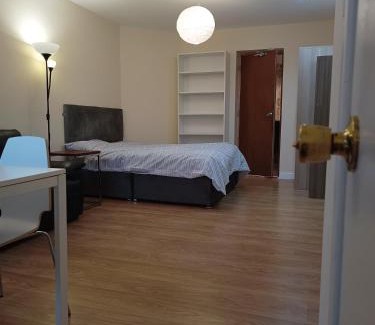 Cambridge Apartment | Large Ensuite near Science Park Cambridge