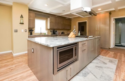 Sandusky Condo | Large Family Getaway