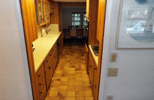 Central Beach House | Large family home just a short walk from the BEACH!