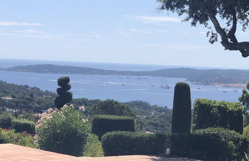La Mole House | Large family home with a view of the golfe