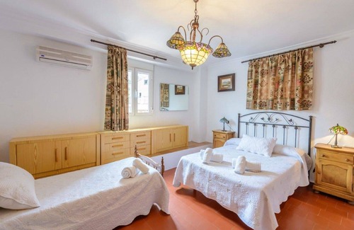 Alcaucin Hotel | Large Family House with Private Pool near the Beach