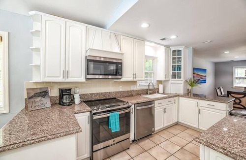 Wilmington House | Large Family Wilmington Vacation Rental with Pool and Hot Tub