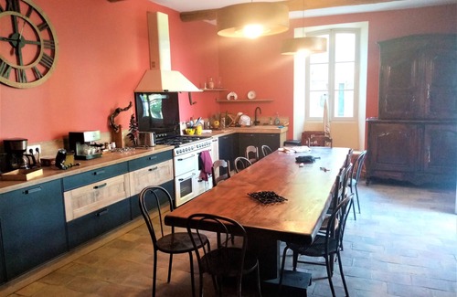 Chateauneuf-du-Pape Other | Large farmhouse with swimming pool amidst the vineyards of Châteauneuf-du-Pape