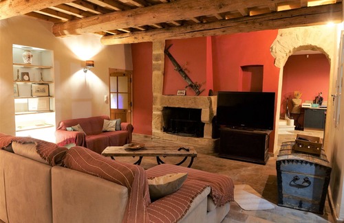 Chateauneuf-du-Pape Other | Large farmhouse with swimming pool amidst the vineyards of Châteauneuf-du-Pape