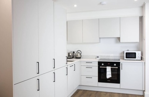 Kemptown Apartment | Large Flat Near Beach, Hospital & Brighton College