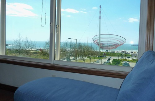 Aldoar Apartment | Large flat w/Sea view + Car Parking - Flowerstreet54 Flats