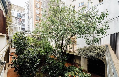 5th Arrondissement Apartment | LARGE FULLY-EQUIPPED STUDIO IN QUIET LOCATION TERRACE OVERLOOKING GARDEN