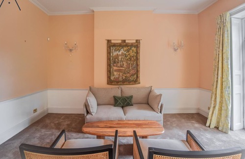 Stoke Poges House | Large Georgian Manor, Heated Private Swimming Pool