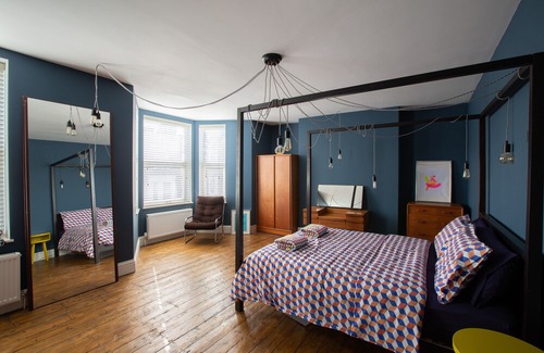 Cliftonville House | ☆ Large Group Getaway ☆ 2mins to sea ☆ Sleeps10+ Preview listing