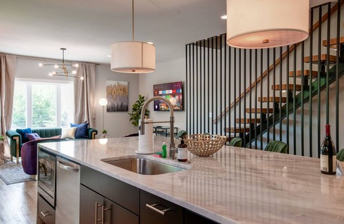 Hadley - Washington House | Large Group Lux 3mi Downtown - Rooftop City Views