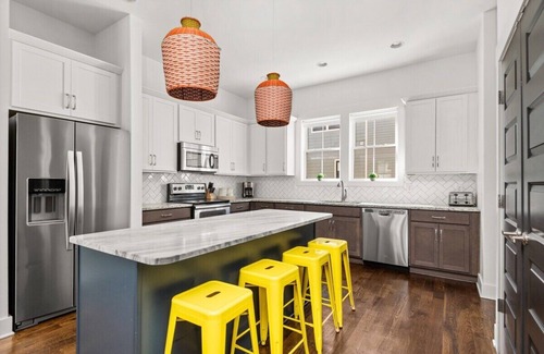 Nashville House | Large Groups! Side by Side Townhomes - Sleeps up to 20!