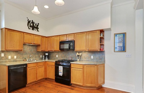Mid-City House | Large Historic Beauty on the Streetcar Line