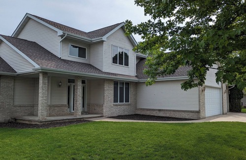 Appleton House | LARGE HOME 30 mi TO LAMBEAU FIELD GREEN BAY AND ONLY 25 mi to EAA OSHKOSH