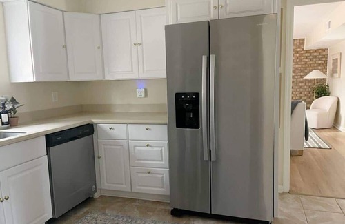 Whitemarsh Island House | Large Home Sleeps 10 Beach & Downtown Dog Heaven