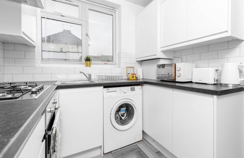 Birmingham House | Large House - 10 beds - Parking - WIFI - Smart TV