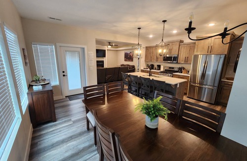 Panguitch House | Large House with 3 King Beds 20 minutes from Bryce Canyon