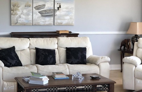 Claddaghduff House | Large house with sea views near Cleggan Connemara on the wild Atlantic way.