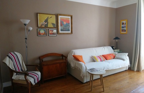 Biarritz City Centre Apartment | Large hyper-center studio, Beach 30m, sofa bed 160