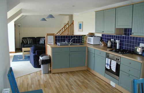 Woolacombe Apartment | Large Ideal for 2 families sharing, child and dog friendly as away from main rd