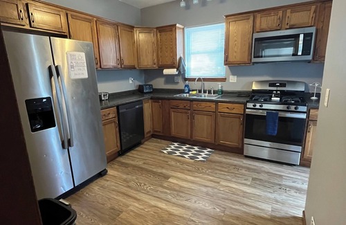Cedar Rapids - Iowa City House | Large, inviting home near Amphitheater and Downtown