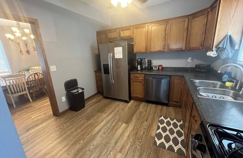 Cedar Rapids - Iowa City House | Large, inviting home near Amphitheater and Downtown