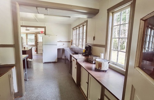 Ashford Cabin | Large Lodge at Rainer Lodge - 0.4 mi to Mt.Rainier