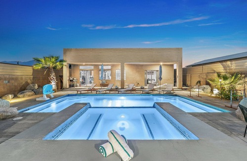 Desert Hot Springs House | Large lot, good size home 6 bds, billiards, close proximity to PS & golf