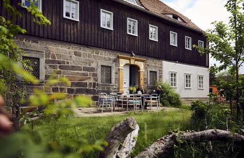 Ebersbach House | Large, lovingly renovated factor house with sauna