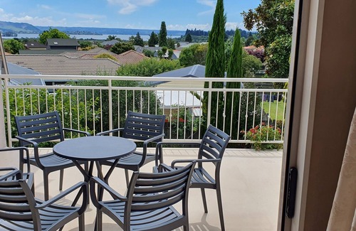 Lynmore House | Large & Luxurious Family Home in a Private and Peaceful area