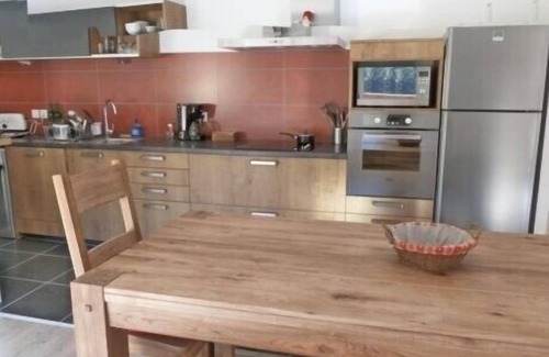 Laveissiere Apartment | LARGE MOUNTAIN APARTMENT 8/9 PEOPLE-WIFI-ATMOSPHERE CHALET-FACING THE SLOPES