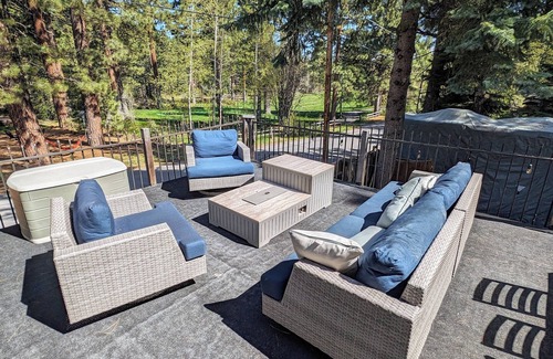 Kings Beach House | Large Mountain Home with 5 min flat walk to beach, short drive to slopes/town