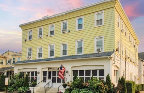 Ocean Grove Apartment | Large Newly Renovated Top Floor Beach Apt 20