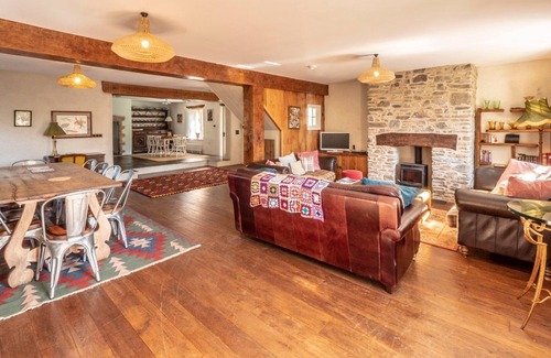 Bideford House | Large, open-plan family house by the beach. Sleeps 13.