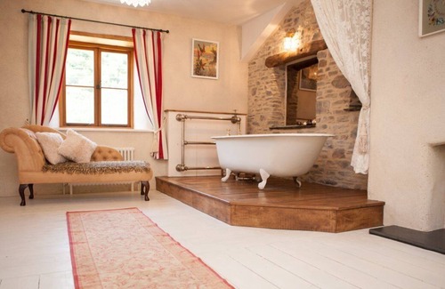 Bideford House | Large, open-plan family house by the beach. Sleeps 13.