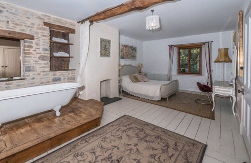 Bideford House | Large, open-plan family house by the beach. Sleeps 13.