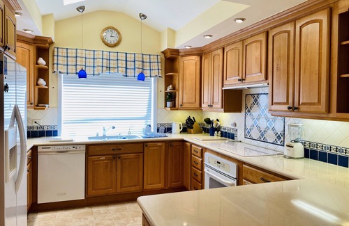 Palo Alto House | Large Palo Alto Home, Pool, 5 beds/3 baths, in the Heart of Palo Alto