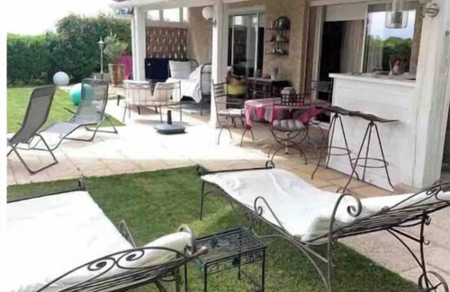 Beziers Villa | Large, pleasant villa with swimming pool