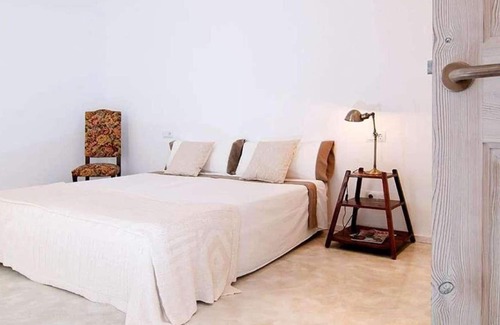 Ariany Villa | Large pool and great views