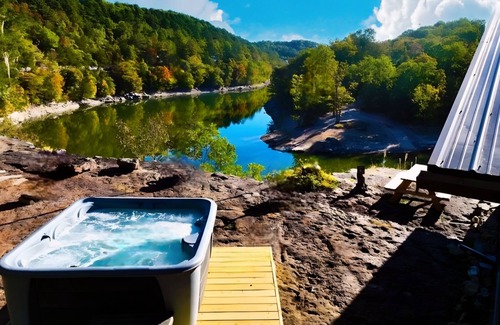 Eureka Springs House | Large, private, cliffside house with panoramic Beaver Lake view and hottub