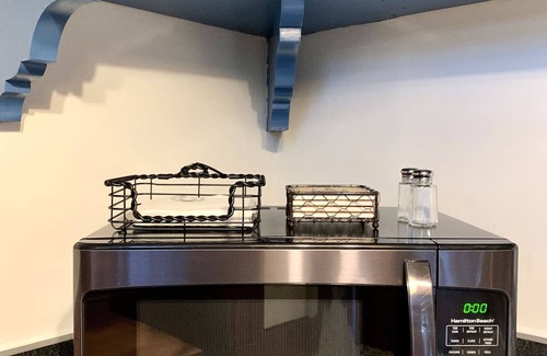 French Quarter Bed & Breakfast | Large private King Balcony Suite cont'l breakfast included, parking on request
