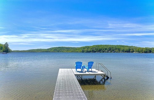 Central Lake House | Large Private Lakefront Home w/HOT TUB. SWIM/BOAT/SKI/RELAX! Open year-round!