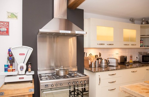 Bidart Villa | Large, renovated, Basque villa 100m walk from the beach in Parlementia