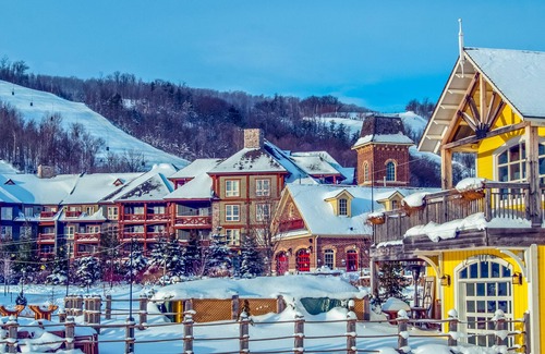 The Blue Mountains House | Large retreat perfect for a ski-cation w/ pool view & open concept!