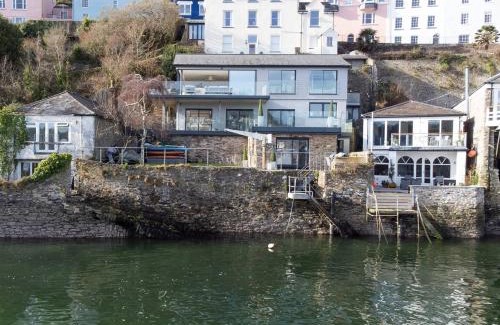 Dartmouth House | Large Riverside Retreat With Panoramic Dart Views