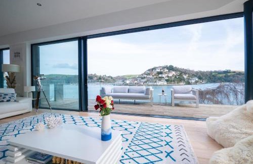 Dartmouth House | Large Riverside Retreat With Panoramic Dart Views