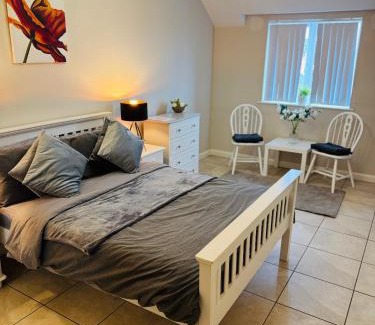 Belfast House | Large Room Near City Centre