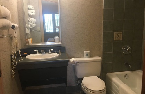 Tulsa Cabin | Large rustic lodge, sleeps 44. Only 12 minutes from downtown Tulsa