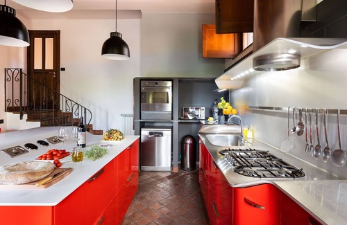 Trecastagni Villa | Large Sicily villa to rent with pool, view, Wi-Fi, near Mt. Etna