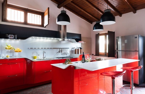Trecastagni Villa | Large Sicily villa to rent with pool, view, Wi-Fi, near Mt. Etna